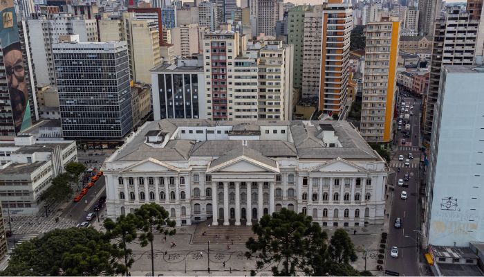  2 mil alunos: quase metade dos aprovados no vestibular da UFPR é da rede estadual